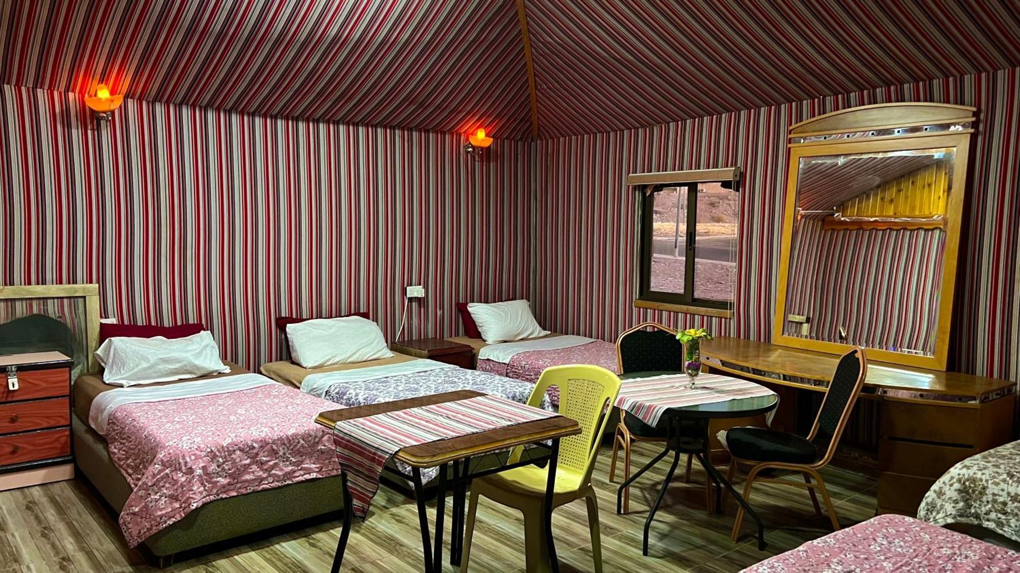 Al-Amer Hostel Aqaba Esterno foto
