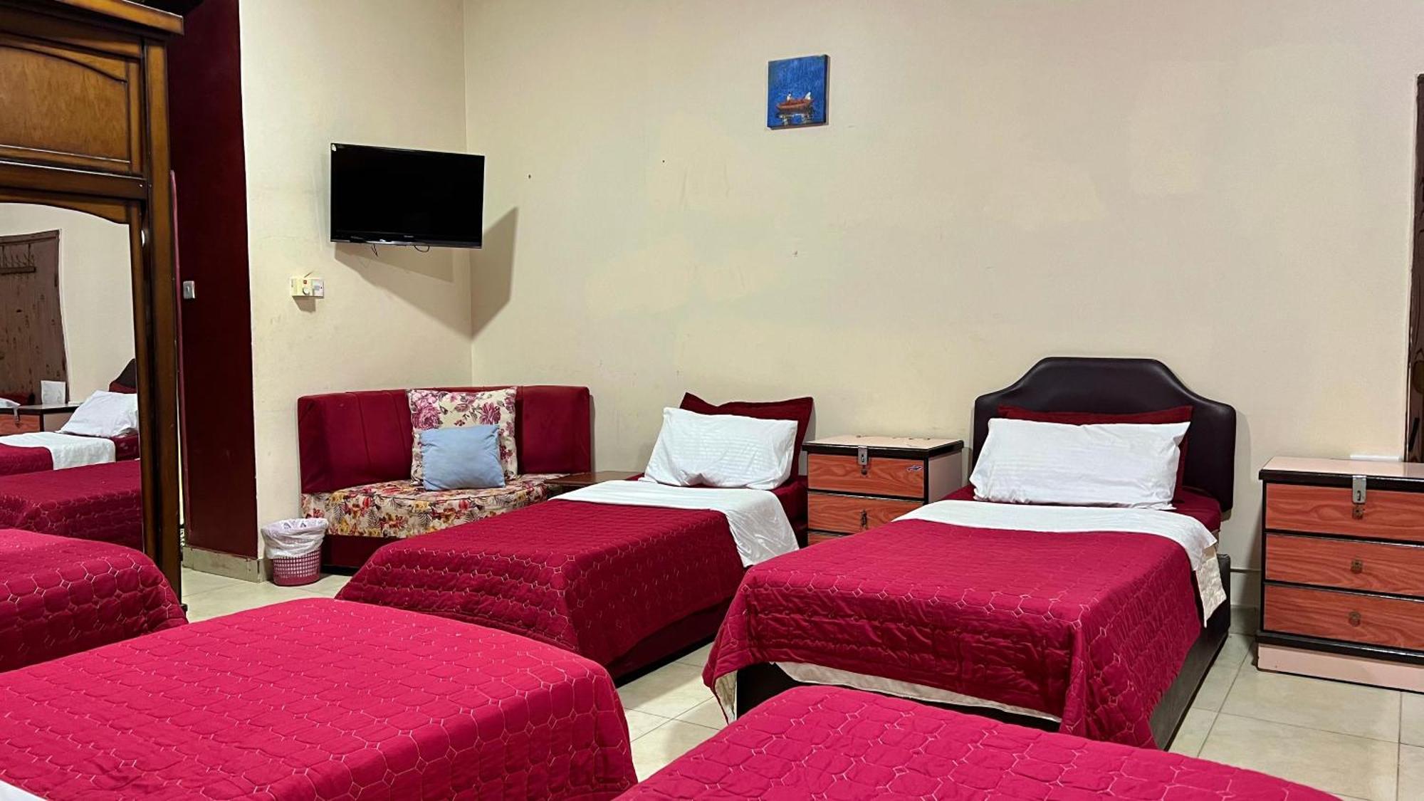 Al-Amer Hostel Aqaba Esterno foto